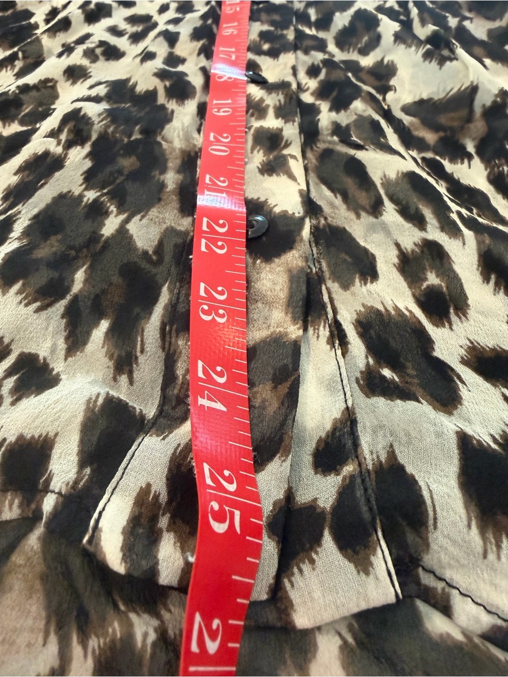 Diane von Furstenberg Leopard Print Silk Sheer Blouse Size 6 - Picture 5 of 9